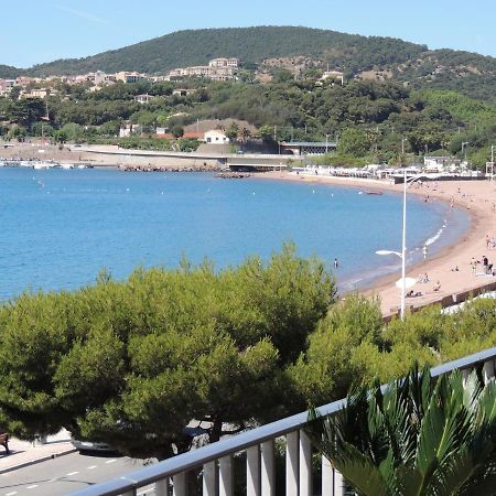 Emplacement Privilegie Pour Ce Bel Appartement Saint-Raphaël Buitenkant foto