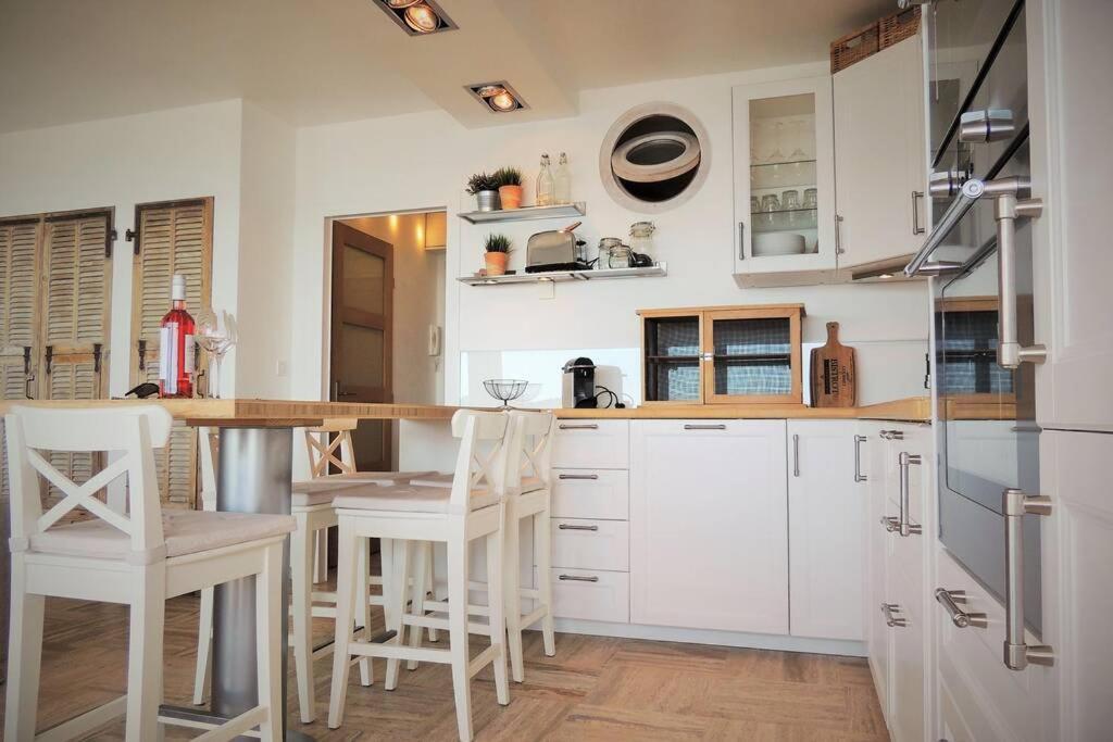 Emplacement Privilegie Pour Ce Bel Appartement Saint-Raphaël Buitenkant foto