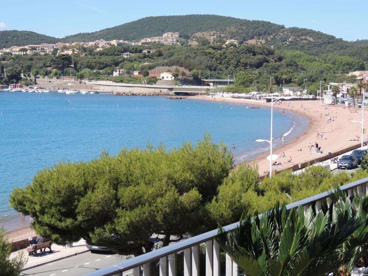 Emplacement Privilegie Pour Ce Bel Appartement Saint-Raphaël Buitenkant foto